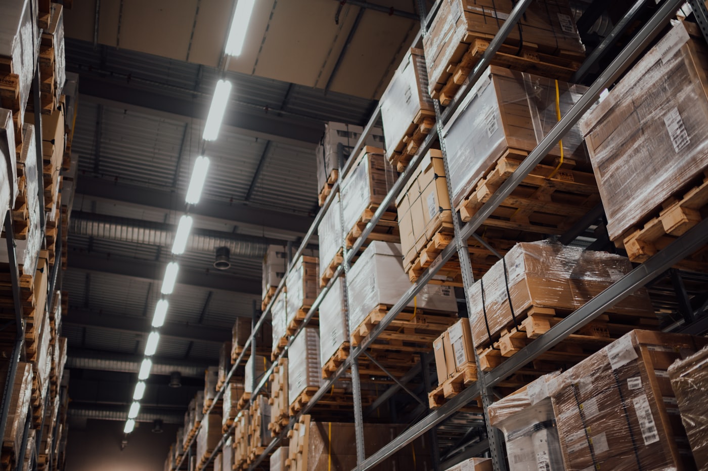 Palletized retail and CPG freight in a distribution warehouse